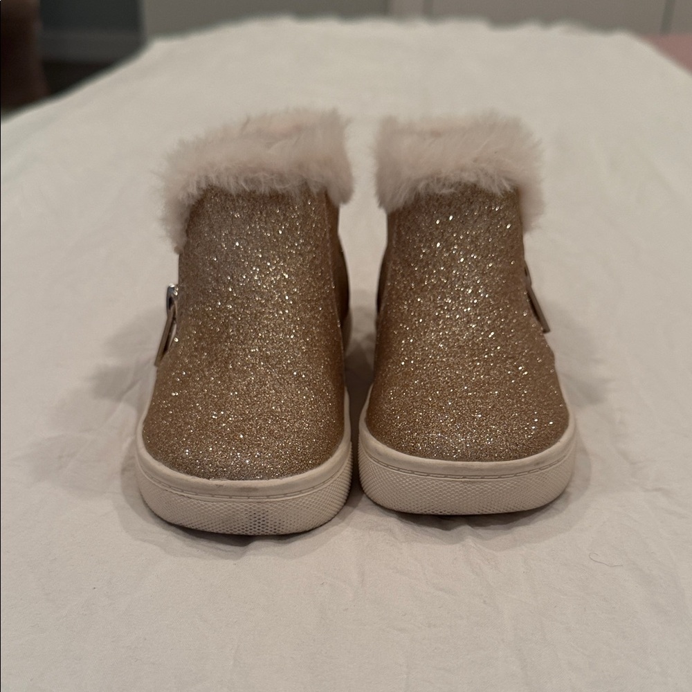 Kelly & Katie Gold Glitter Fur Lined Kids Sneakers